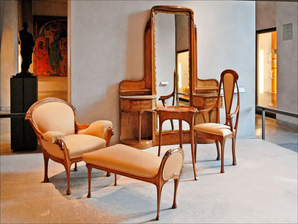 Muebles antiguos estilo Art Nouveau
