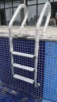 escaleras de acero piscina