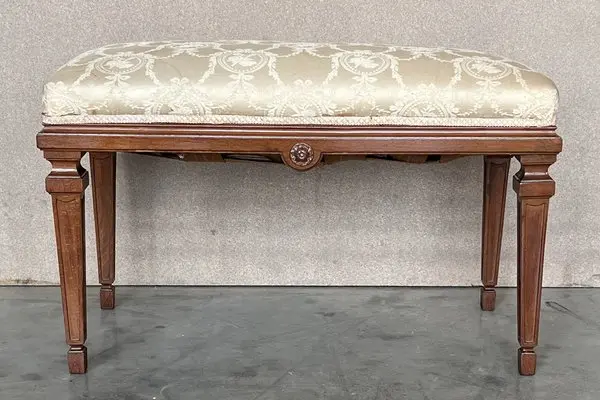 Mueble estilo neoclásico