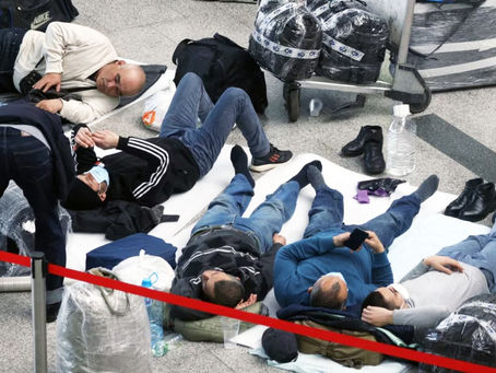 "Все планы рухнули!" Коллапс в российских аэропортах принес ущерб на десятки миллиардов