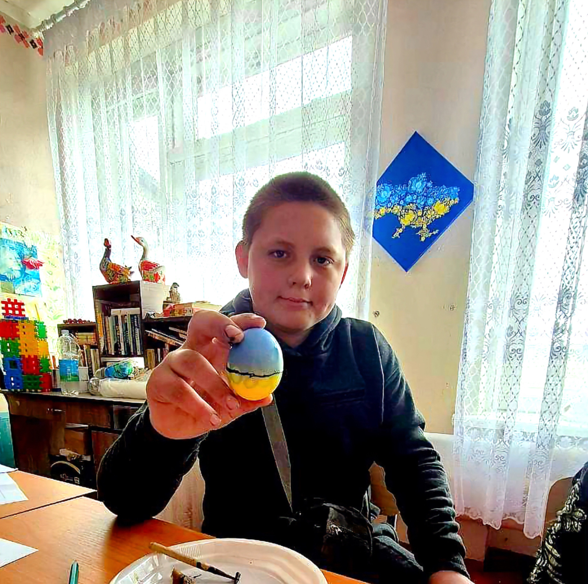 Boy designs Ukraine themed arts & crafts