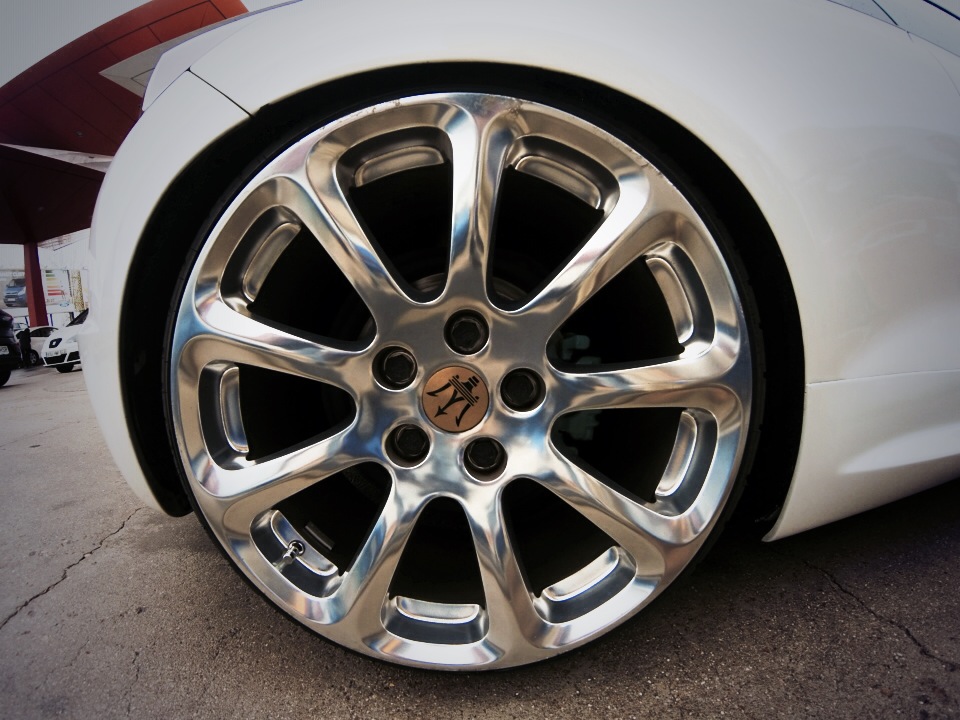 Scirocco con llantas Masseratti