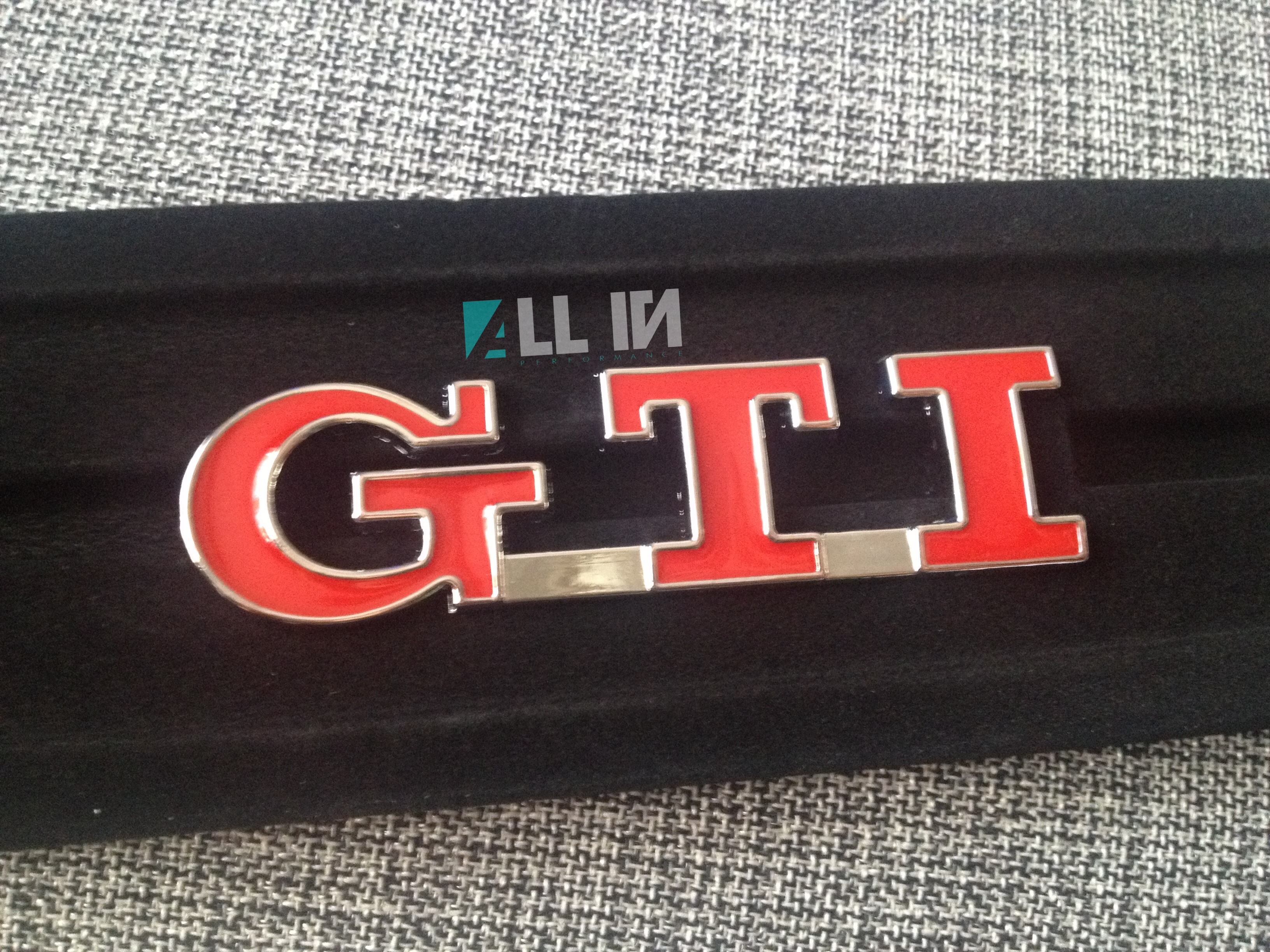 Logo GTI rojo (trasero)