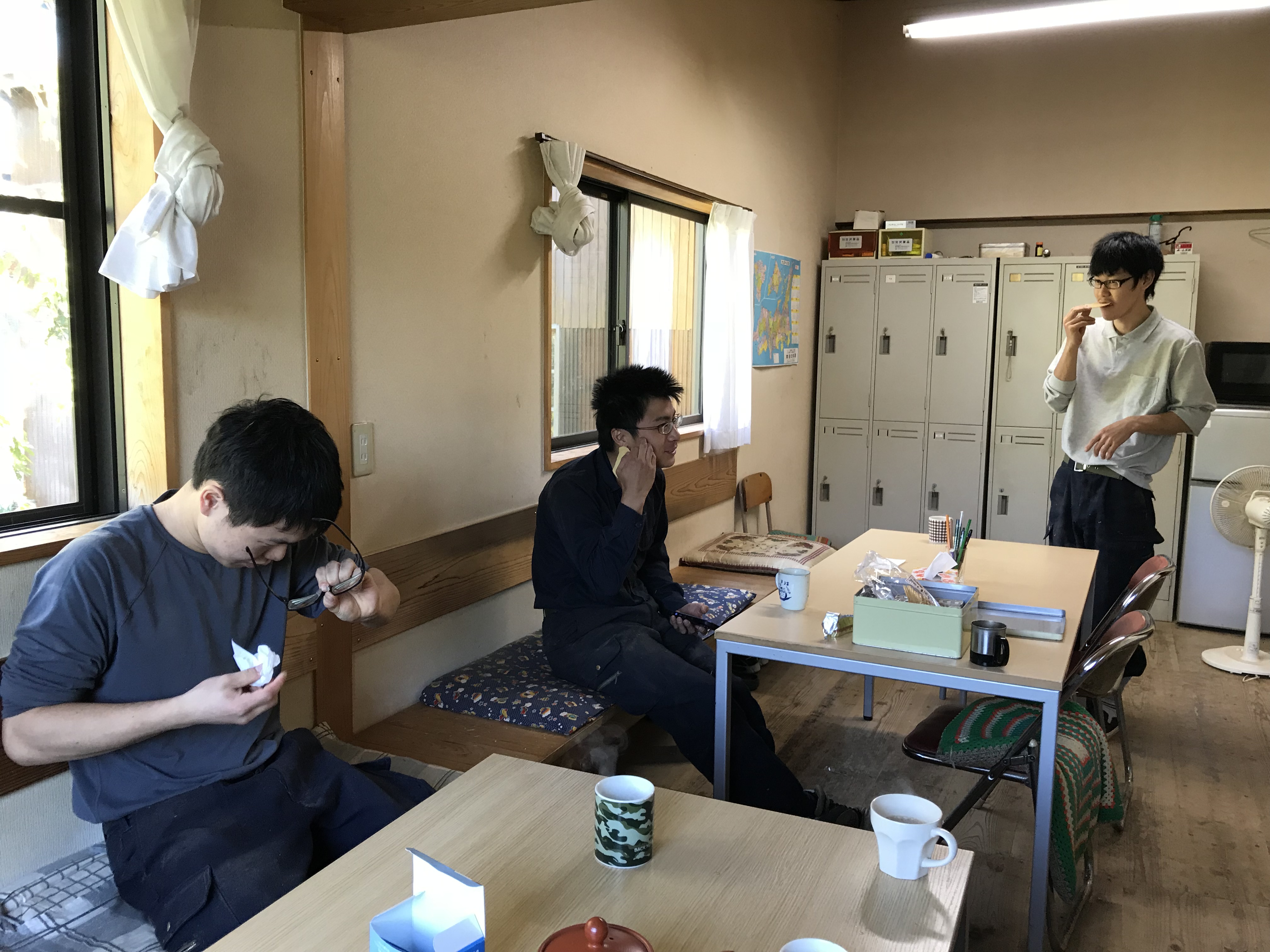 休憩中…