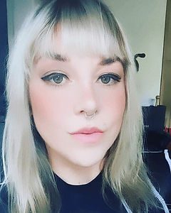 Amanda Ihnatowicz Artist Assistant Manager