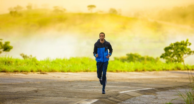 runner_in_blue.jpg