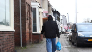 I followed someone for 15 minu.mp4_snapshot_15.05.843.jpg