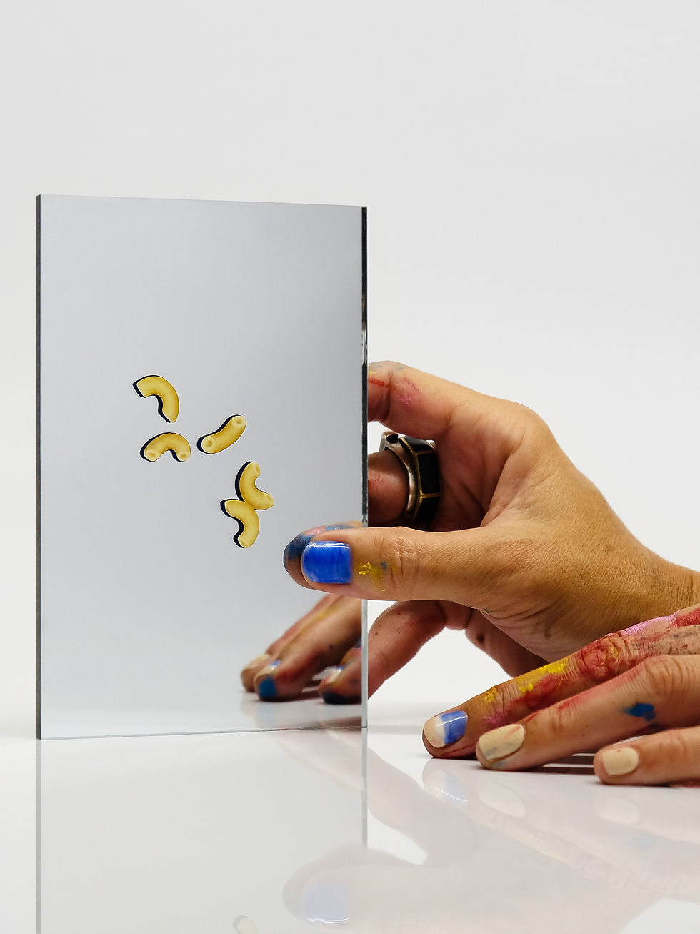 COQUILLETTES SUR FOND BLEU