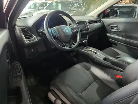 Interior do Honda HR-V, volante e painel
