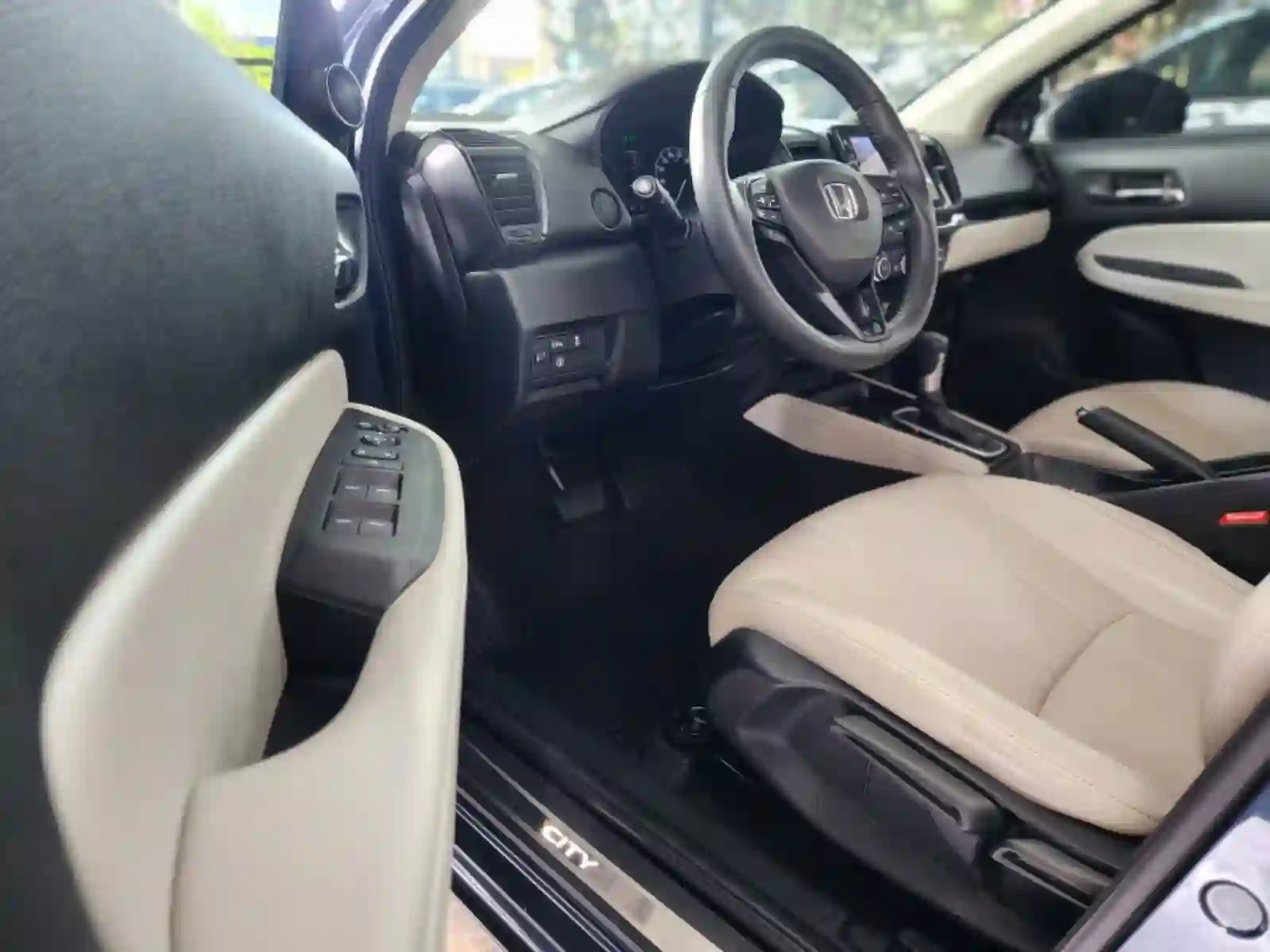 Painel e bancos do Honda City Sedan Touring 2024 automático completo