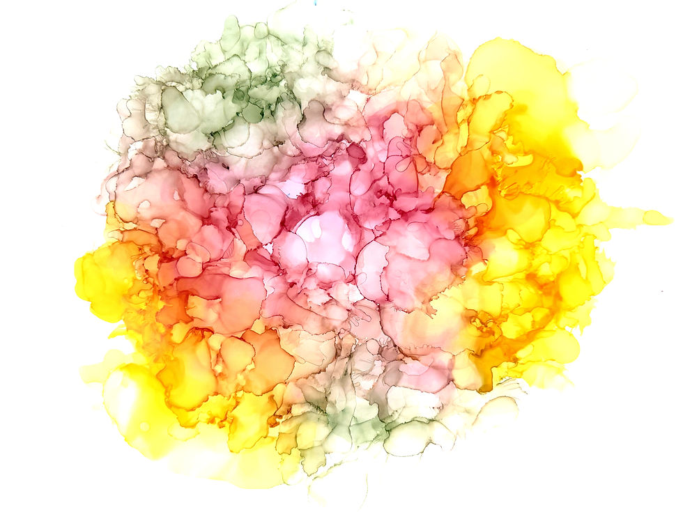 抽象的な水彩アート。ピンク、黄色、緑の色が雲のように混ざり合い、柔らかく華やかな雰囲気を感じさせる。背景は白。