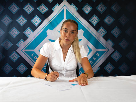 Poppy Pattinson Pens New Deal