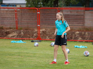 London City Lionesses sign promising midfielder Gesa Marashi