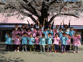 桜の前で・・・♪