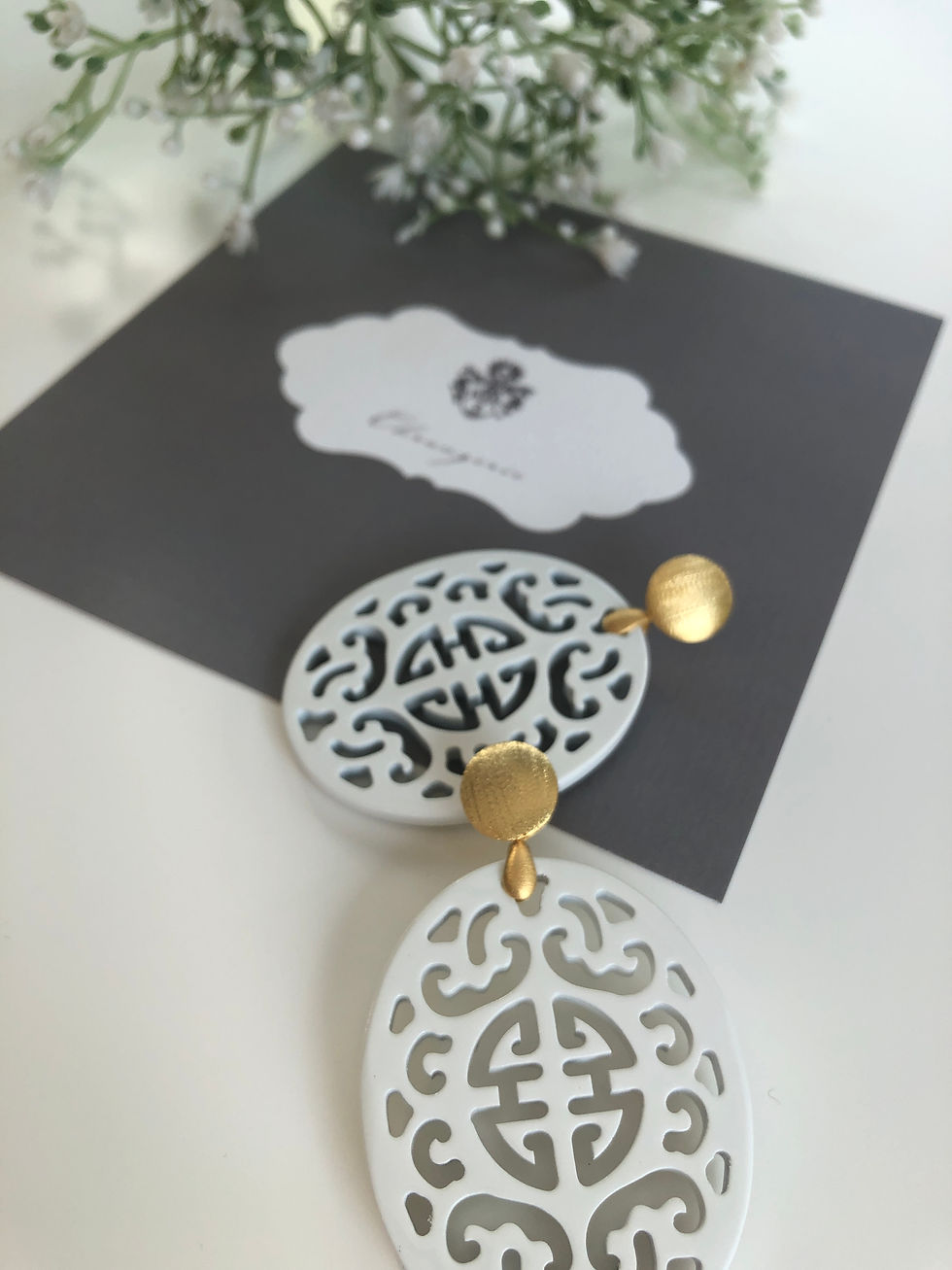 Ohrringe aus Horn, ab 95 EUR