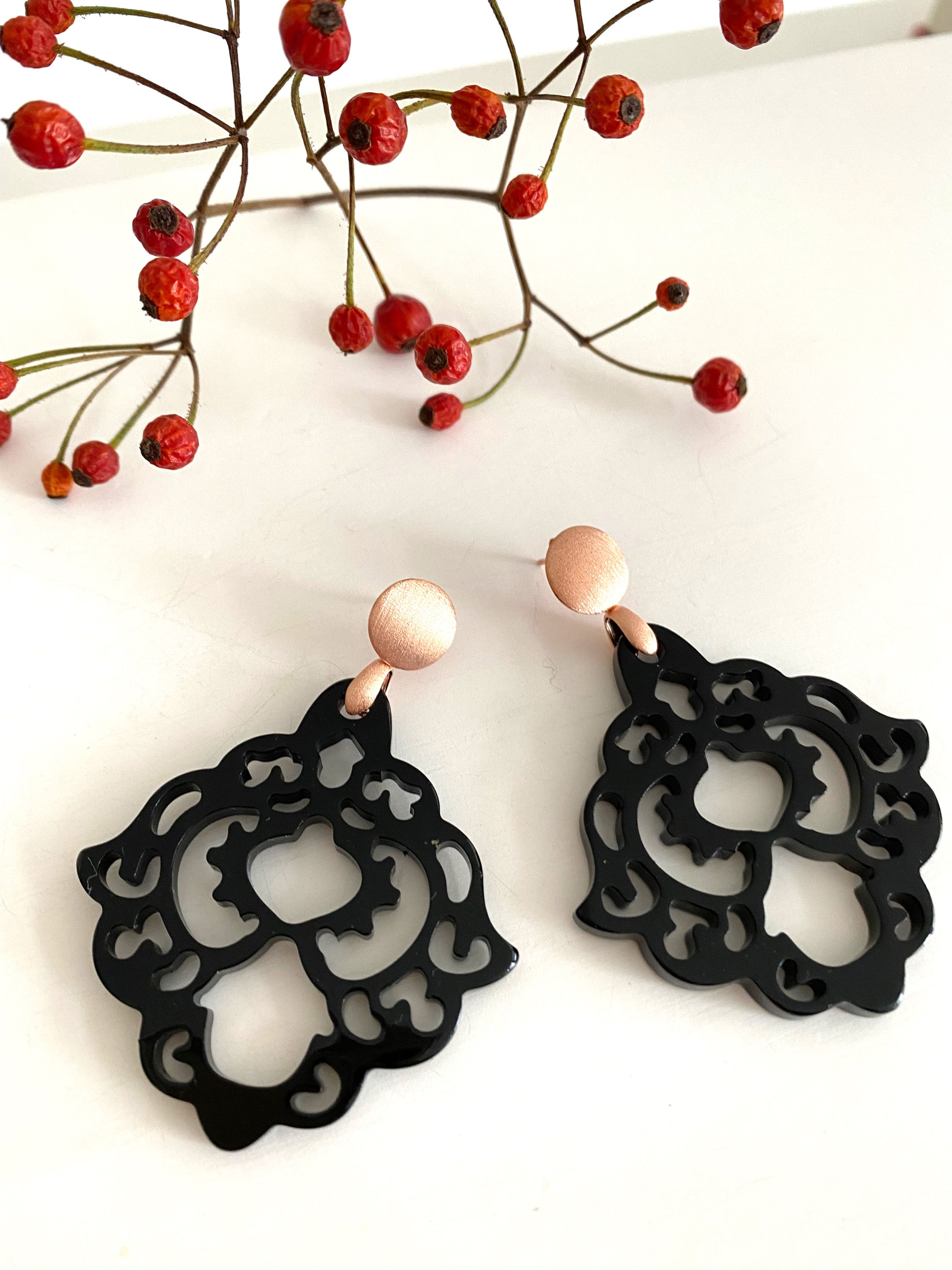 "Glockenblume" aus Horn, schwarz