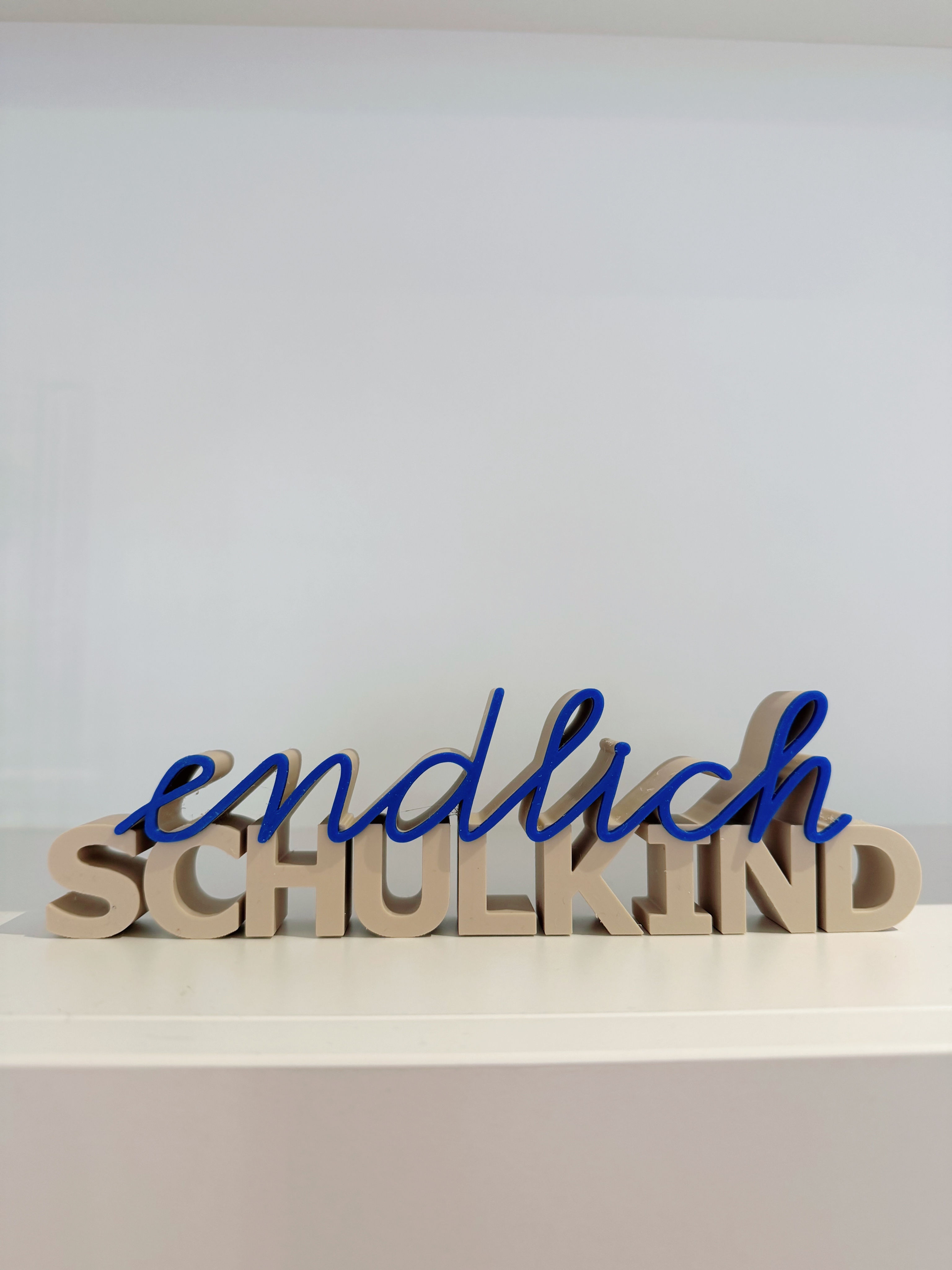 3 D Schild "endlich Schulkind", beige/blau