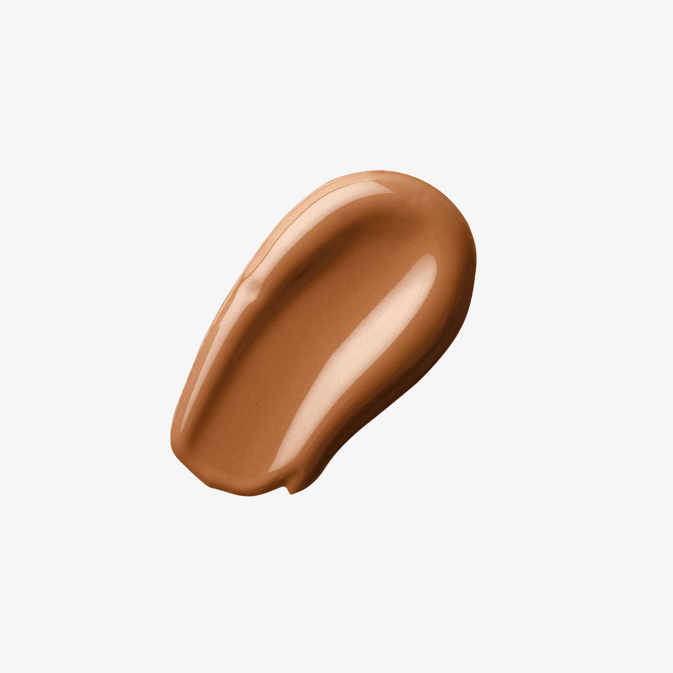 muestra de tono y color de base hidratante de yanbal tono oscuro 2