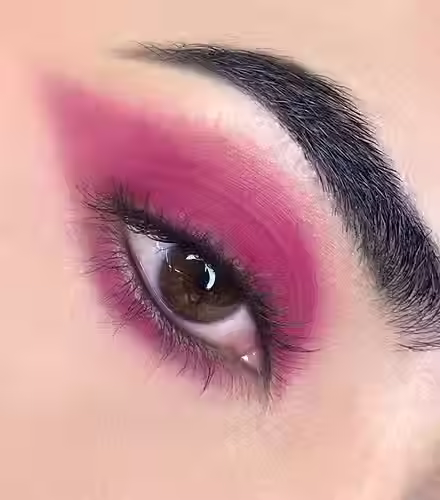 muestra en ojo de tono andromeda de sombra cremosa aurora pro makeup