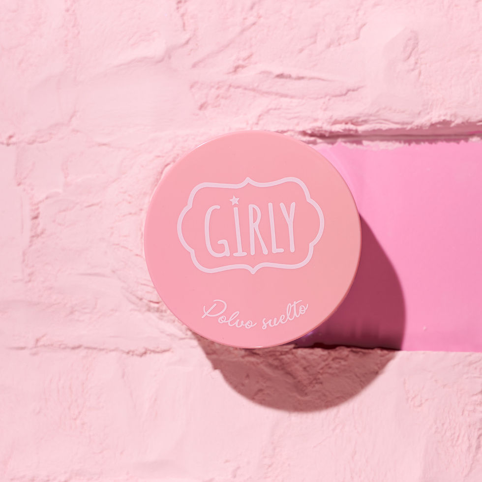 Vista superior del polvo suelto rosado de girly