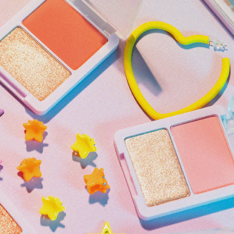 vista superior de dos tonos de rubor en polvo de lula beauty