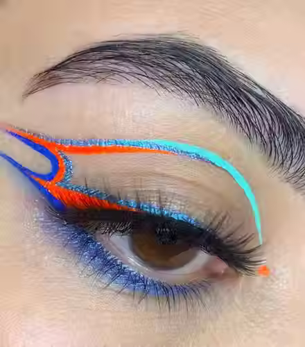 Muestra en ojos de paleta helios aurora pro makeup