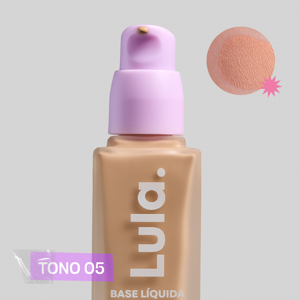 Vista frontal base de maquillaje liquida mate de lula beauty tono 5