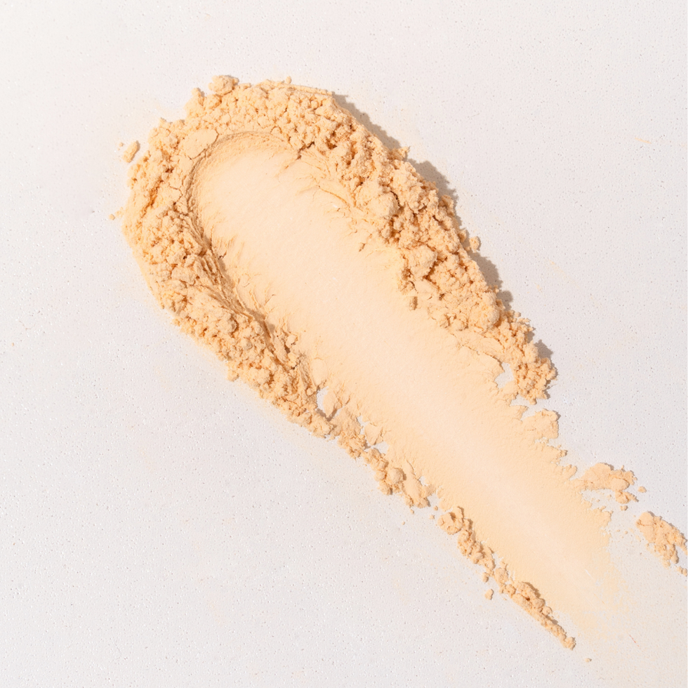 muestra de textura de polvo traslucido banana de lula beauty