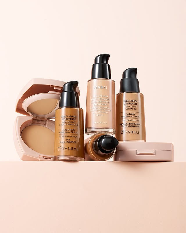 vista frontal de varios productos de rostro de yanbal