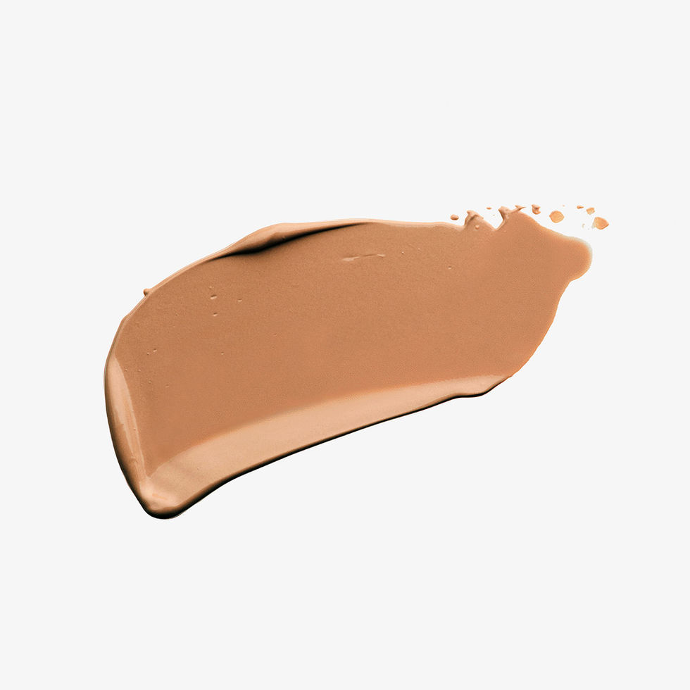 muestra de tono y textura de base de maquillaje matificante de yanbal tono 4