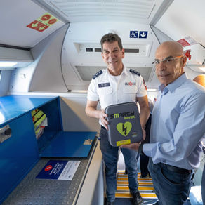 Magen David Adom installa defibrillatori sui treni di Israel Railways in tutto il Paese