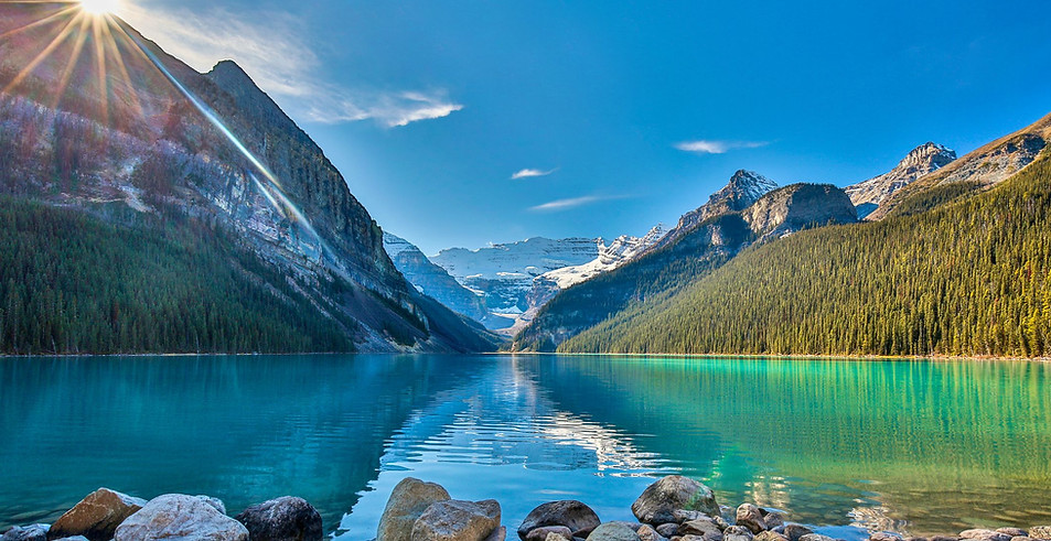 LakeLouise_GettyImages-6b1e83ecabbb423c9cc66ea024c0e6bf-3055392190.jpg