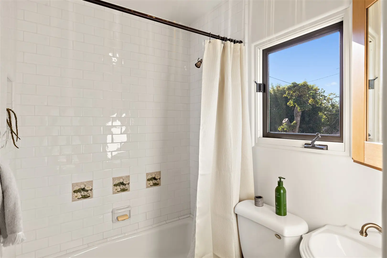 Preserved interior room and finish details at 1239 Geneva Street