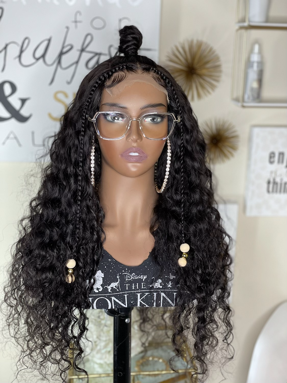 Thumbnail: glue less curly wig
