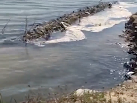 Цимлянский пляж «расплылся» от повышения уровня воды в водохранилище