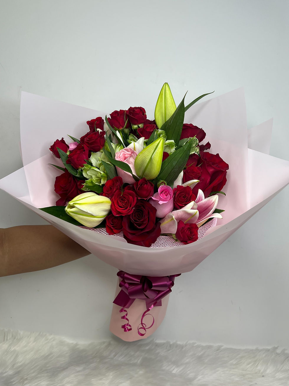 Thumbnail: Blushing Lily & Roses Bouquet
