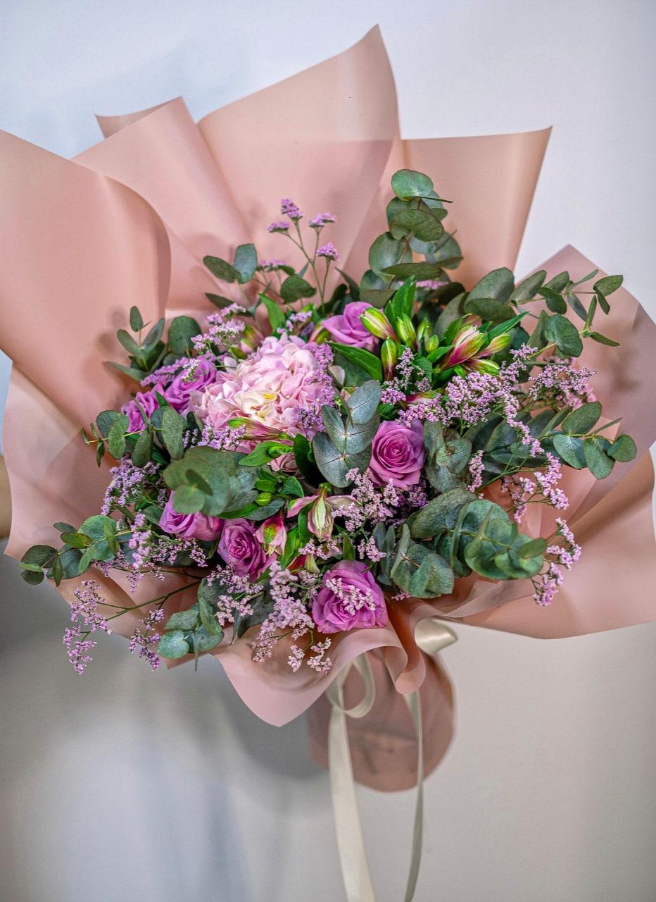 Thumbnail: Intriguing Elegance