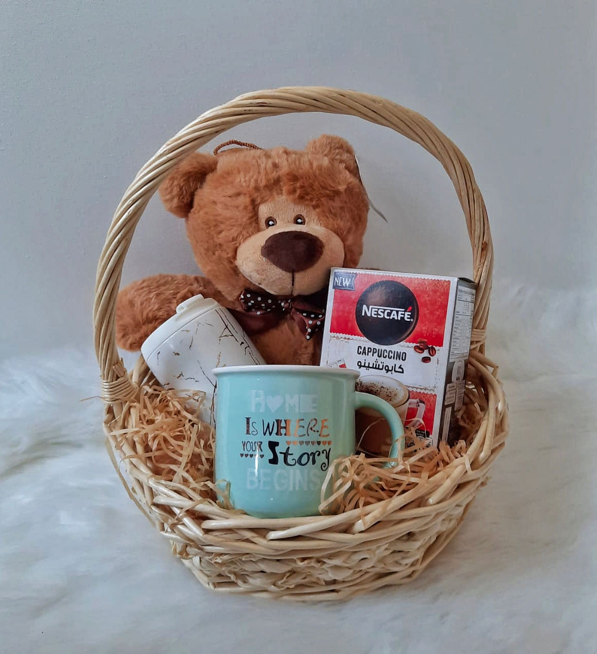 Chestnut Present with mug and thumbler