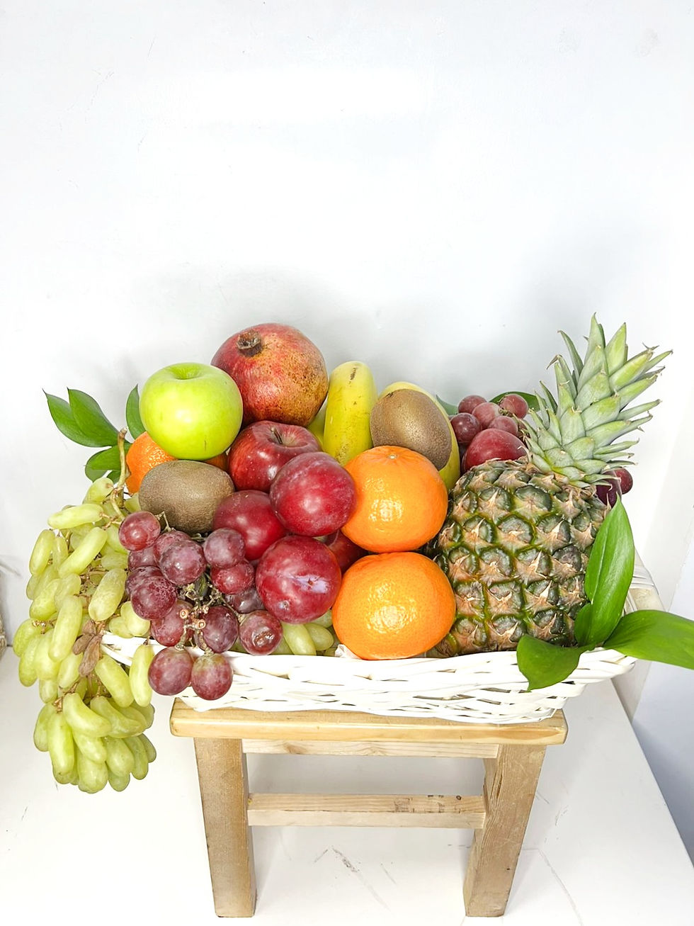 थंबनेल: Mix Fruits in a Basket
