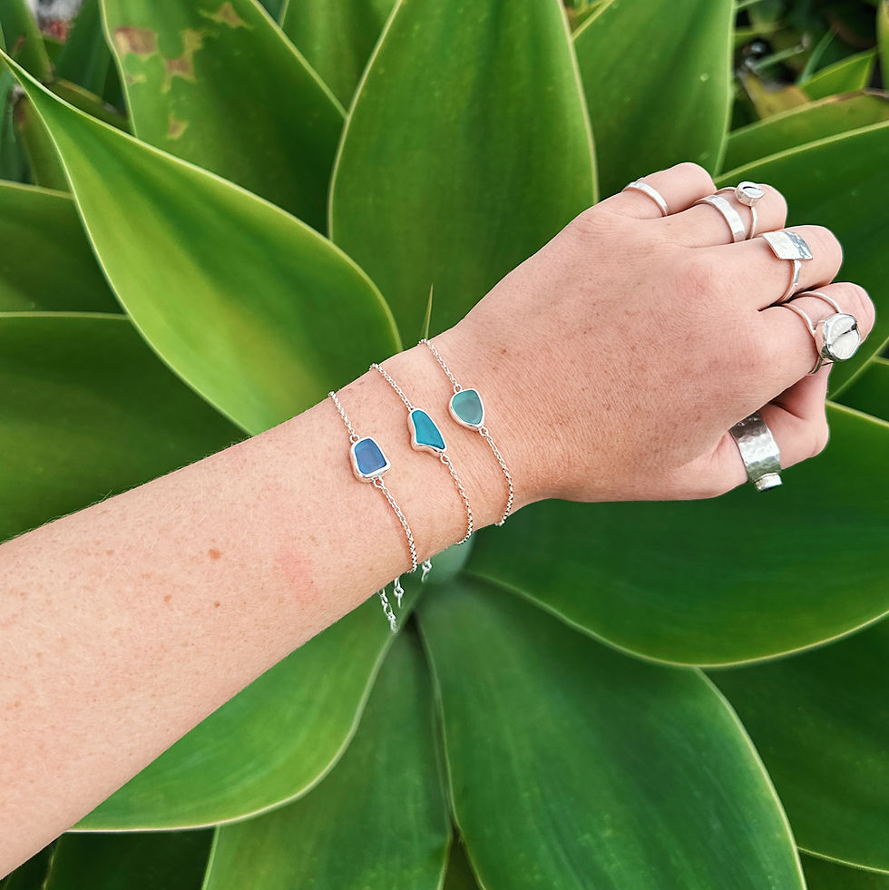 Thumbnail: Cornflower Blue Bezel Bracelet