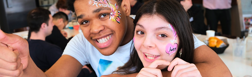 fond site web photos jeunes maison a-typique.png