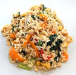 Plat de riz frit aux légumes et aux oeufs