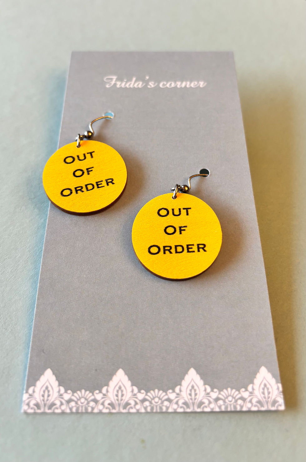 Pikkukuva: Out of order