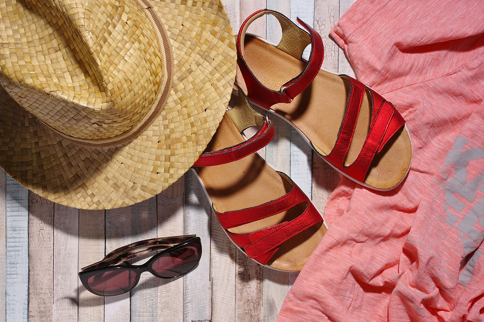 Explore Mix and Match: Smart Summer Outfit Combinations for stylish, effortless summer looks. Find tips to refresh your warm-weather wardrobe now!