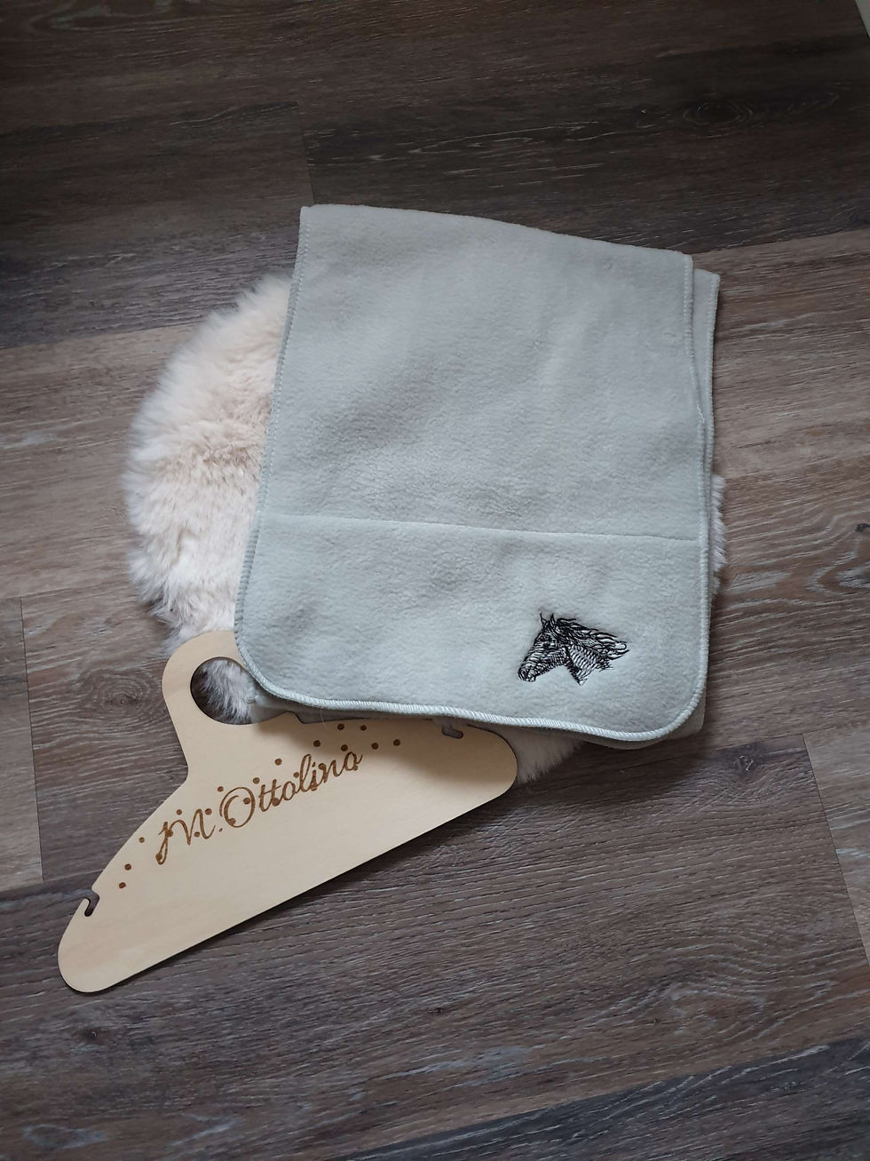 Miniaturbild: Fleece Schal bestickt - 150 x 30 cm / personalisiert grau