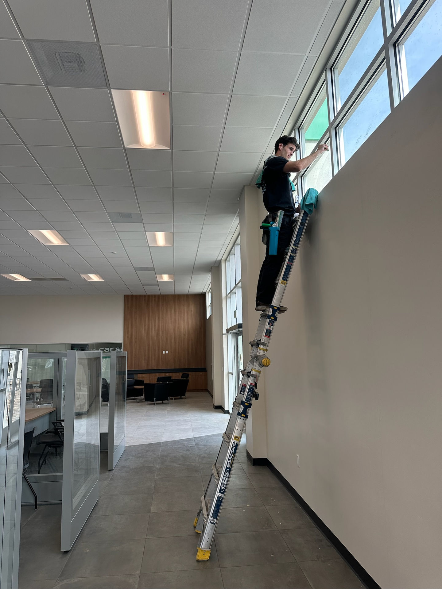 E84EF985-6B31-4143-B8DA-6000E5DF3950