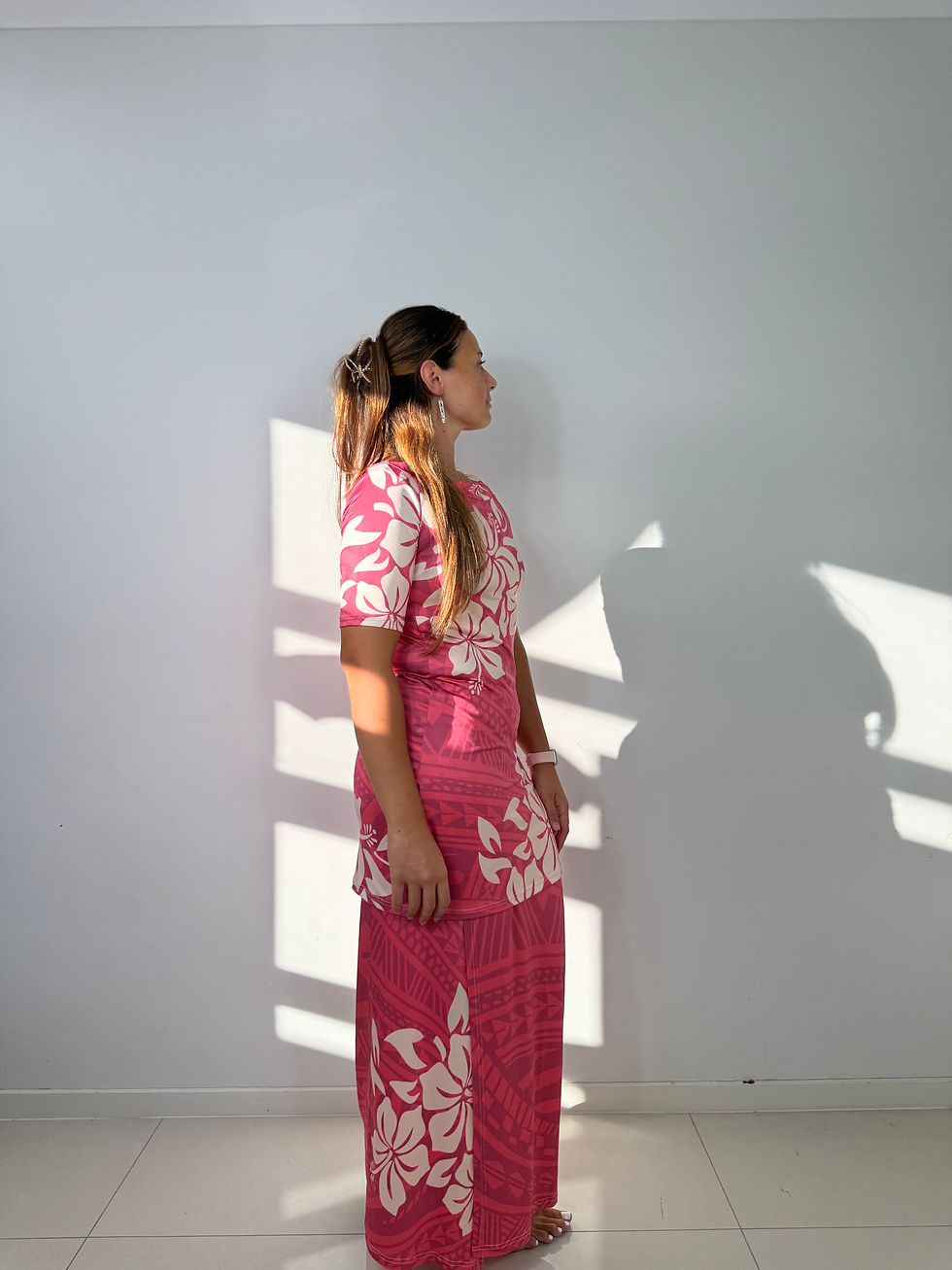 Thumbnail: Alofa Puletasi - Red & Gold