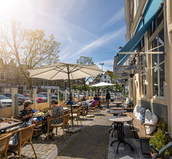 Zonnig terras restaurant de gouden bock middelburg