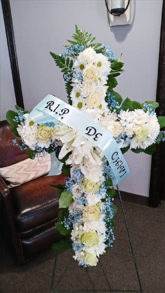 White cross one, fresh white flowers cross.