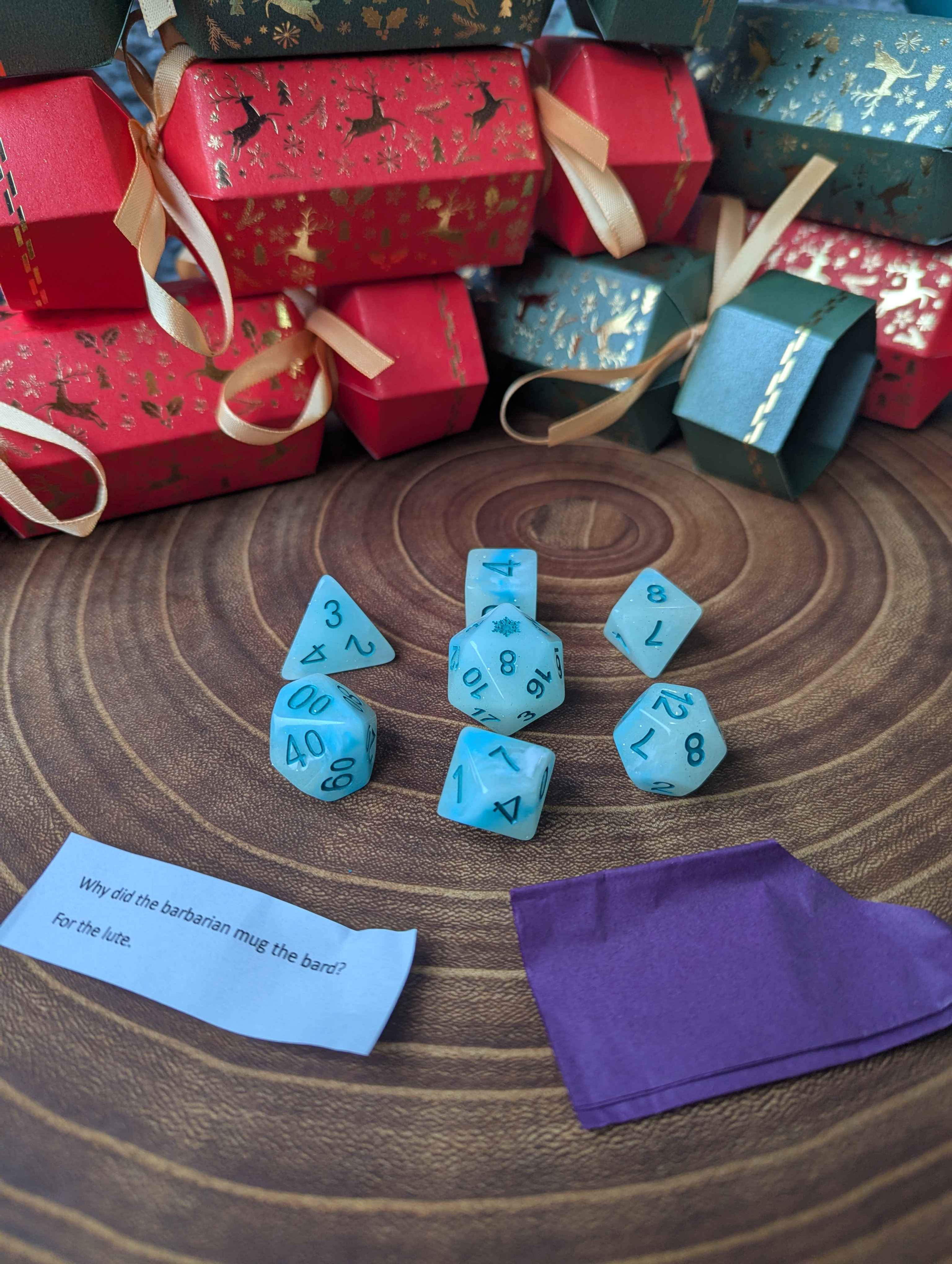 Dice Christmas Cracker with Hat & Joke